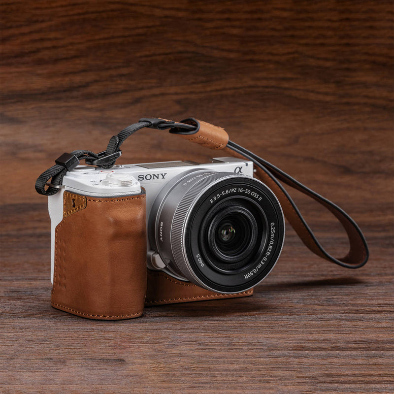 SMALLRIG 4889 LEATHER CASE KIT FOR SONY ZV-E10 II BROWN