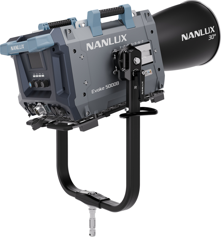 NANLUX EVOKE 5000B SPOT LIGHT IN FLIGHT CASE WITH 30° REFLECTOR