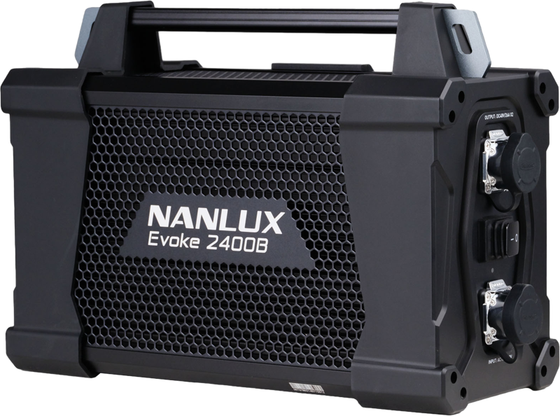 NANLUX EVOKE 2400B IN FLIGHT CASE WITH 45° REFLECTOR IN SOFT BAG