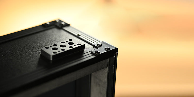 FM-U245HDR 24" HB UHD FIELD MONITOR W/FLIGHTCASE & VESA MOUNT